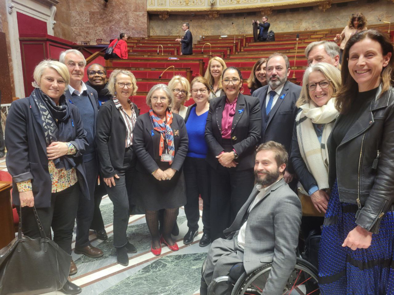 28 mars 2023 / Adoption de la loi sur les Centres de Santé